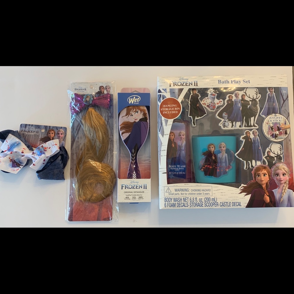 Frozen 2 bundle bath and hair accessories